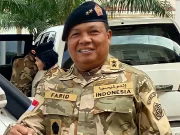 Viral Video Mayjen Farid Makruf Perlihatkan Lencana Kepada Sang Ayah