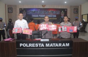 Asyik Nyabu, Pengedar dan Rekannya Ditangkap Polisi