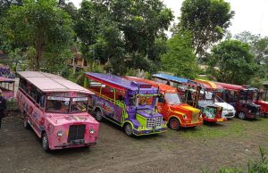 Ratusan Sopir Angdes Geruduk Kantor Dishub Lotim Protes Odong-odong