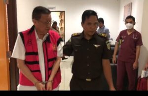 Kejati Tahan Dirut PT AMG Terkait Kasus Tambang Pasir Besi di Lotim