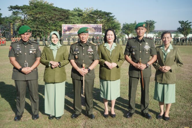 
					Danrem 162/WB selesai  pimpin Sertijab Danyonif 742/SWY
di Lapangan Trisula Yonif 742/SWY Jln. Urip Sumoharjo  Cakranegara Kota Mataram.