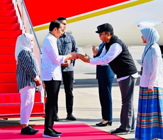
					Gubernur NTB menyambut kedatangan Presiden   RI di Bandara Internasional BIZAM Lombok