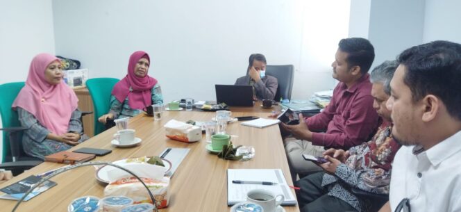 
					Dr. Nikmatullah MA, saat melakukan diskusi tentang Gender dan kekerasan seksual di LP2M UIN Mataram