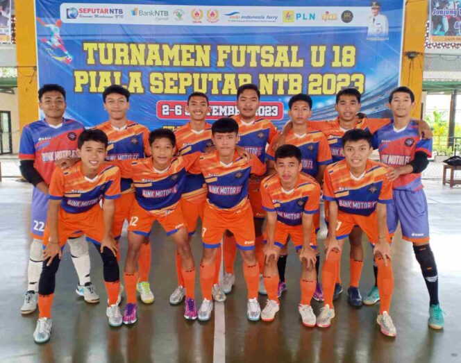 
					Salah satu tim U18 peserta Piala Seputar NTB.