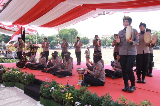 
					Polda NTB Rayakan Syukuran HUT Polwan Ke-75 Dengan Meriah dan Sederhana