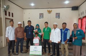 Kades Bengkaung, Sambut Hangat Bantuan 40 Juta dari Rumah Yatim Mataram untuk salah satu Warganya