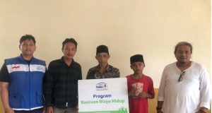 Rumah Yatim Mataram Berikan Santuanan Tunai Biaya Hidup Serta Biaya Pendidikan Bagi Riyan, Yatim Asal Lombok Tengah