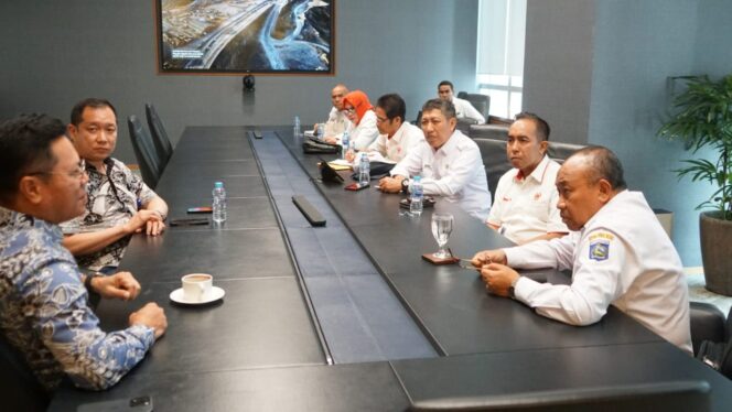 
					Kontingen PON XXI NTB Disupport PT. Amman Mineral