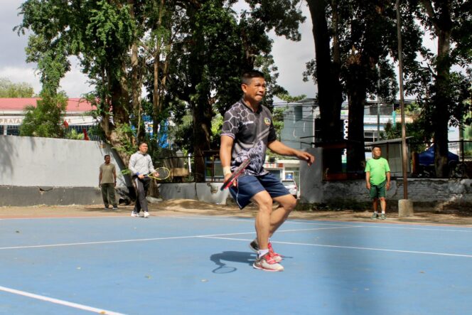 
					Kodim Bima Jaga Kebugaran Anggota dengan Olahraga Tenis