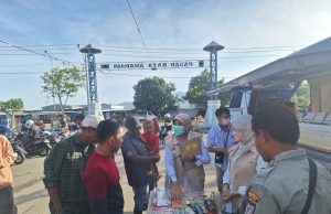 BBPOM Mataram Gelar Penyuluhan Dan Kampanye Keamanan Pangan di Pasar Amahami