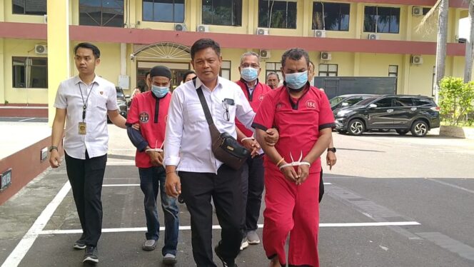 
					Para tersangka kini diamankan di Polda NTB. (foto : istimewa)