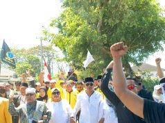 Ribuan Massa Kawal Sumiatun-Ibnu Salim Mendaftar ke KPU Lombok Barat