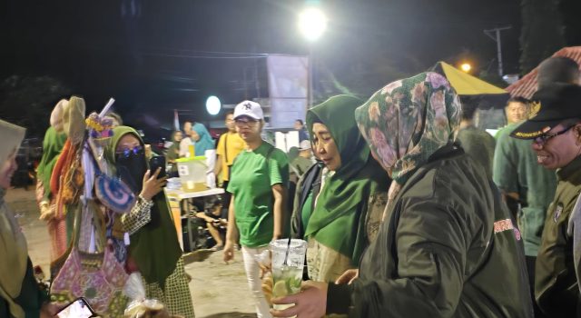 Rohmi-Firin Hibur Warga Kota Mataram dengan Menggelar Pasar Malam