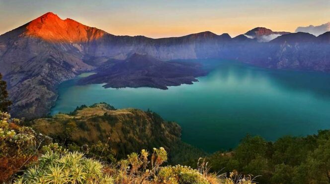 
					Gunung Rinjani (foto : istimewa)