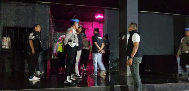 
					Sejumlah Tempat Hiburan Malam di Senggigi Dirazia Propam dan POM