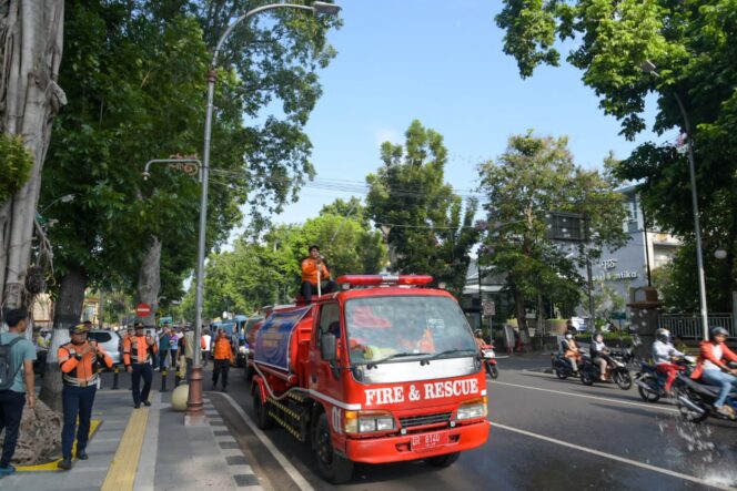 
					Dilanda Kekeringan, Pemprov NTB Distribusikan Air Bersih ke Lombok Tengah