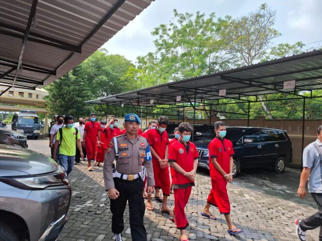 
					Tangkap 12 Tersangka, Polda Amankan 1,6 Kg Sabu