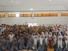Wamendagri dan Pj Gubernur NTB Hassanudin Berikan Motivasi kepada Siswa SMAN 1 Mataram