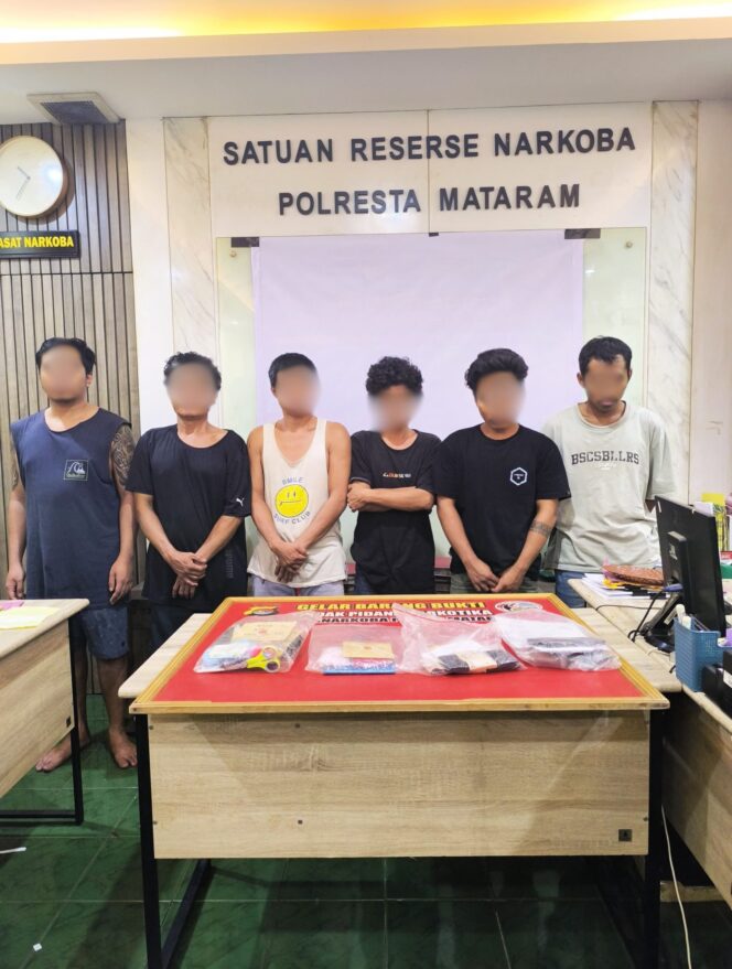 
					Diduga Konsumsi Shabu, 6 Orang Pria di Mataram Diamankan Polisi