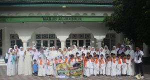 TK Purnama Mataram Perkenalkan Anak Murid Rukun Islam ke-5 dengan Cara Manasik Haji