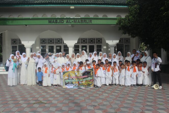 
					TK Purnama Mataram Perkenalkan Anak Murid Rukun Islam ke-5 dengan Cara Manasik Haji