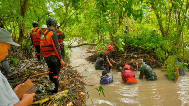 
					Bocah 7 Tahun di Lombok Timur Hanyut Saat Mandi Parit, Kabarnya Belum Ditemukan