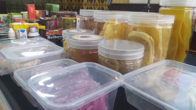 
					Balai Besar POM Mataram Temukan Ratusan Pangan Dalam Keadaan Kadaluarsa dan Rusak Jelang Perayaan Nataru