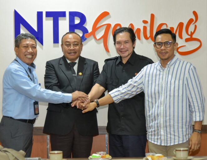 
					Ketum KORMINAS saat bertemu dengan Sekda NTB, H. Lalu Gita Ariadi.