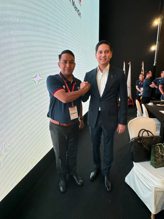 
					Ketua Umum Perbasi NTB (kiri) bersama Ketua Umum Perbasi Pusat.