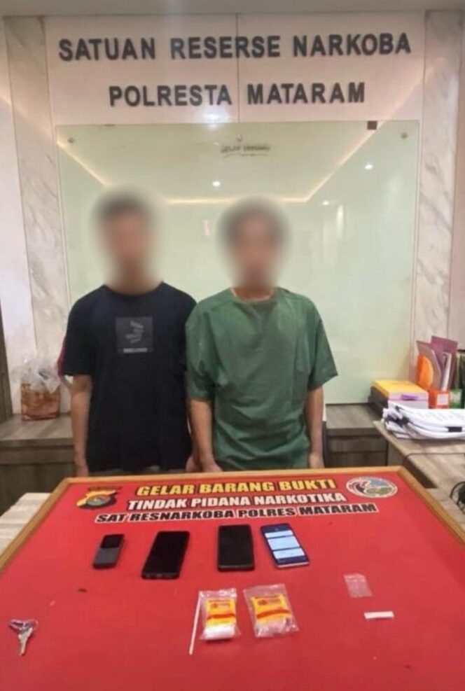 
					Diduga Edarkan Narkoba, Dua Pria Asal Dasan Agung Diamankan Polisi