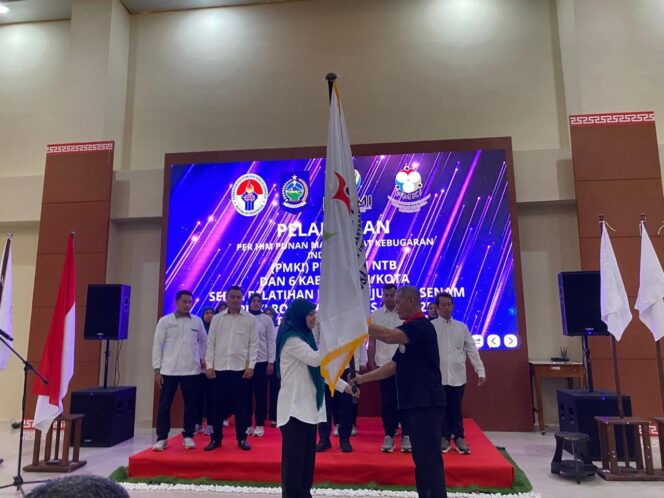 
					Para pengurus PMKI NTB yang dilantik.