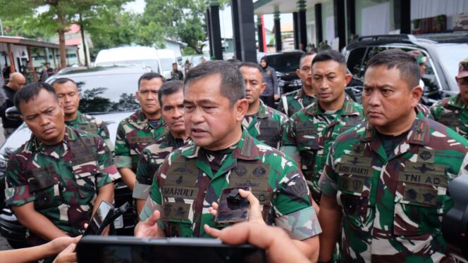 
					KASAD Ingatkan Prajurit Korem 162/WB Jaga Kepercayaan Masyarakat Kepada TNI AD