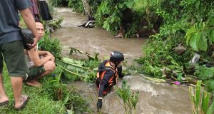 Tim SAR Mataram Cari Remaja Hilang Terseret Arus Banjir di Pringgarata