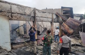 Enam Ruko di Narmada Ludes Terbakar, Polisi Gerak Cepat Lakukan Evakuasi