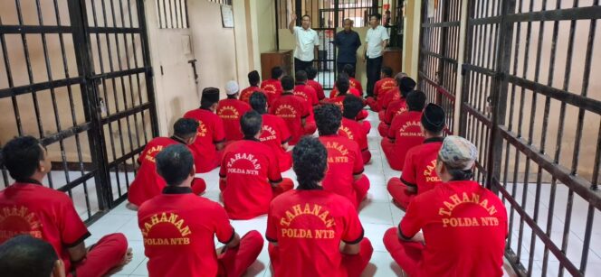 
					Dit Propam Polda NTB Gelar Tes Urine Mendadak, 88 Tahanan Dit Tahti Negatif Narkoba