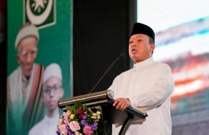 Menteri Nusron Wakili Presiden Hadiri Perayaan Hadi NW ke 72