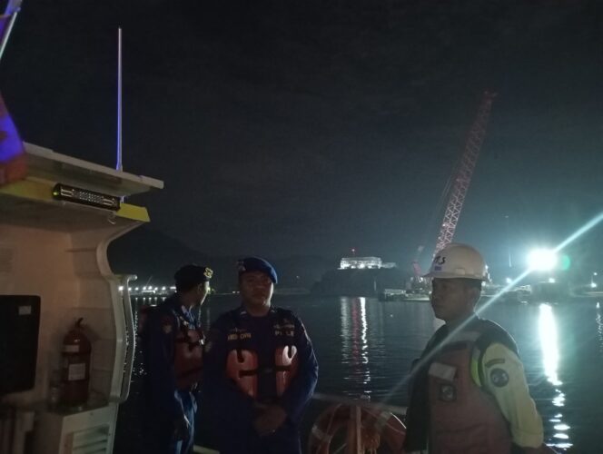 
					Ditpolairud Polda NTB Gencar Patroli di Kawasan Pelabuhan PT. AMNT Sumbawa Barat