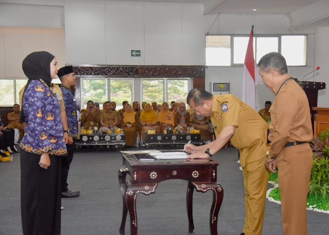 
					408 CPNS dan PPPK Pemprov NTB Resmi Dilantik