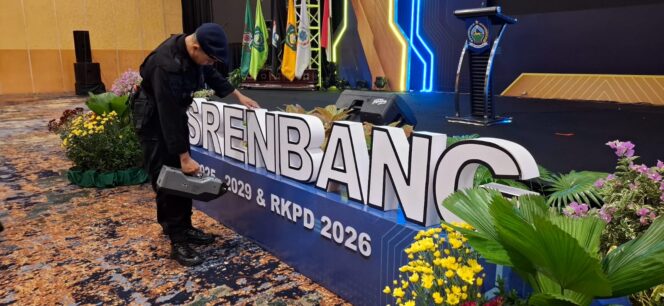 
					Brimob Polda NTB laksanakn Sterilisasi dan Pengamanan Pembukaan Musrenbang RPJMD