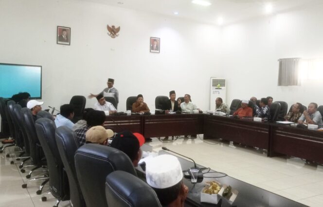 
					Kafe Liar di Pantai Tanjung Bias Menjamur, Pengembang di Kawasan Meninting Jadi Sasaran