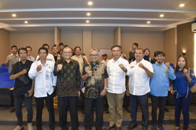 
					Diskominfotik NTB Gelar Dialog Meretas Jalan Entaskan Kemiskinan Ekstrem di NTB, Kolaborasi Pemikiran untuk Percepatan Kesejahteraan