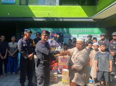 Batalyon A Pelopor Brimob NTB Beri Bantuan ke Panti Asuhan dan Warga Kurang Mampu