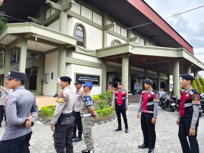 
					Polda NTB Perketat Pengamanan Gereja dan Kantor DPRD Pasca Aksi Unjuk Rasa
