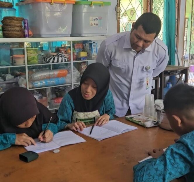 
					Kolaborasi Pengawasan dan Edukasi yang Inklusif, Balai Besar POM Gandeng SLBN 1 Mataram