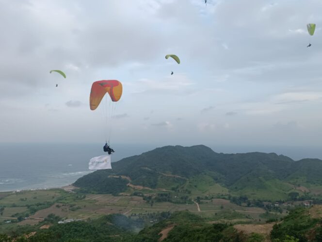 
					Pemkab Lobar Harapkan Paragliding X-Cross Country Championship 2025 jadi Momentum Gerakan Ekonomi Lokal