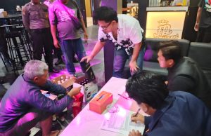 Puluhan Botol Miras Ilegal di Kota Mataram Disita Polisi