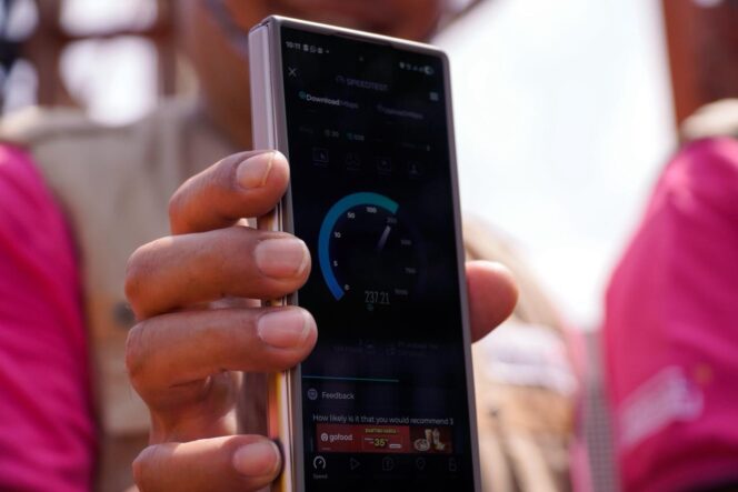 
					Lebih Hemat, Jaringan Tri Jangkau 95% Populasi Lombok