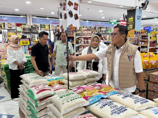 
					Satgas Pengendalian Harga Beras NTB Sidak Pasar Bertais dan Ritel di Mataram