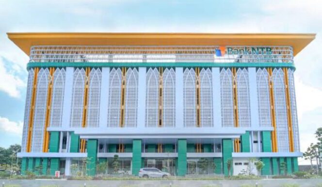 
					OJK Tetapkan 10 Nama Calon Direksi-Komisaris Bank NTB Syariah