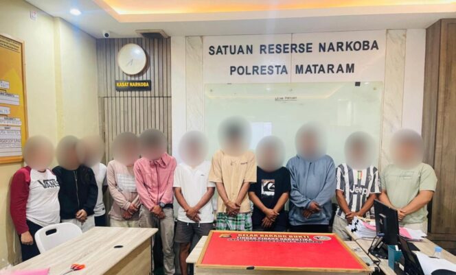 
					11 terduga jaringan narkoba ditangkap Satresnarkoba Polresta Mataram (Foto : Dok/Istimewa) 